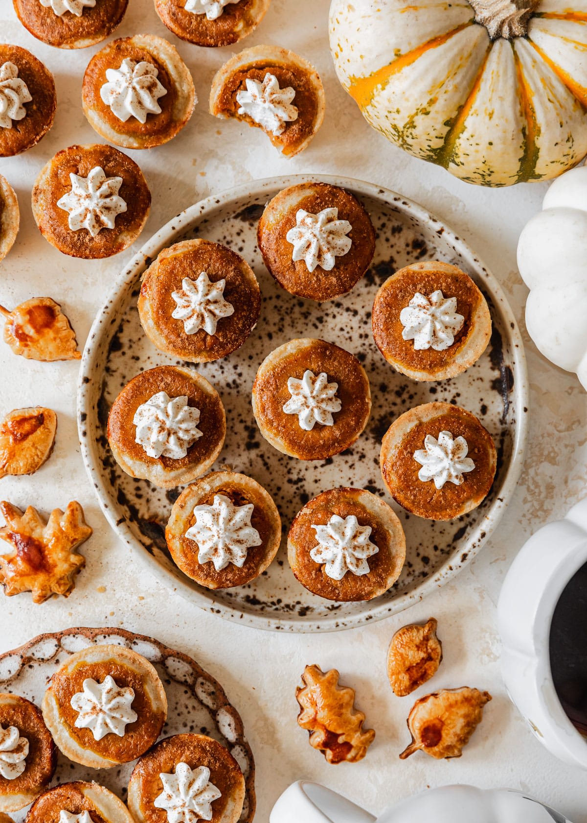 Easy Mini Pumpkin Pie Cups