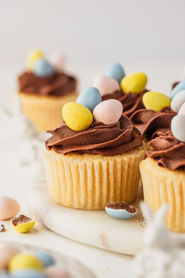 Easy Small Batch Easter Egg Cupcakes cover