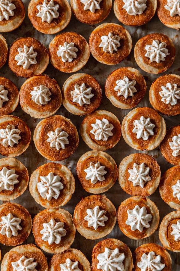 Easy Mini Pumpkin Pie Cups cover