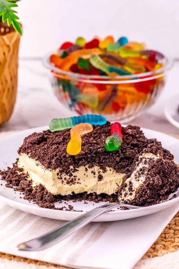 Oreo Dirt Cake cover