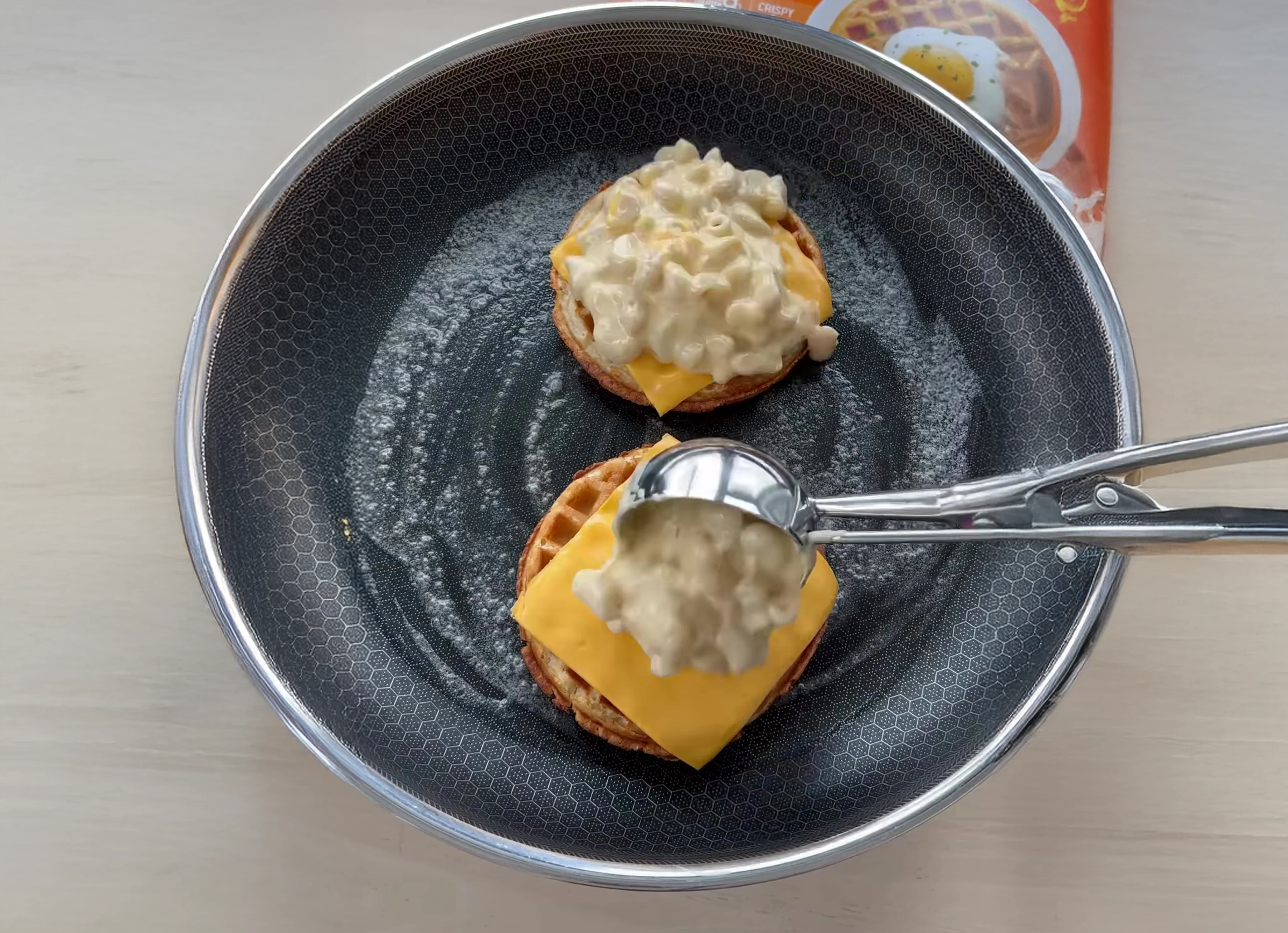 Mac & Cheese Grilled Cheese with Tomato Soup