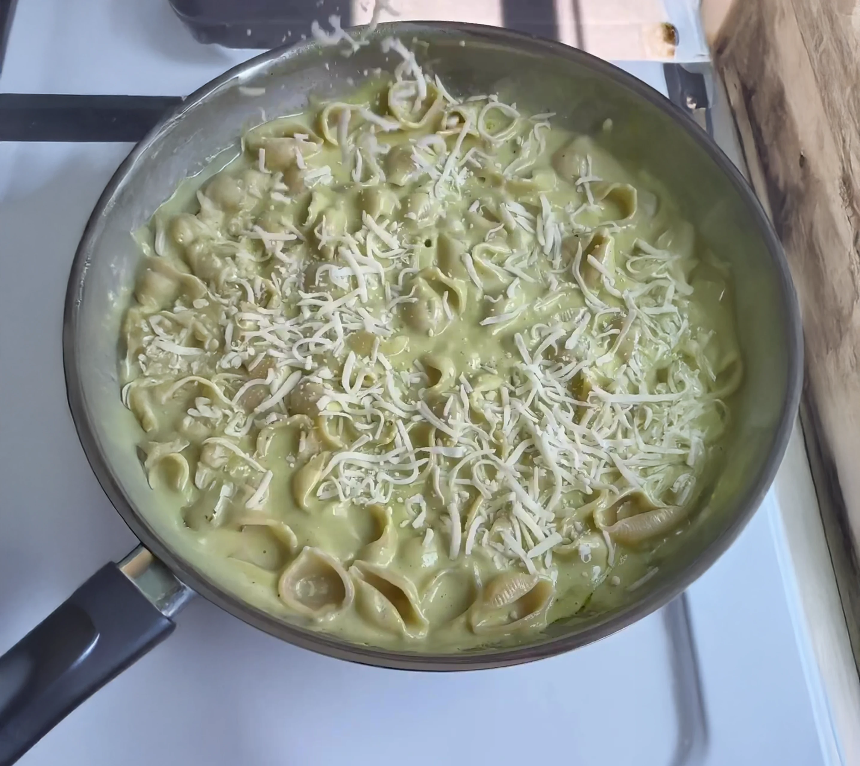 Pesto Mac & Cheese Shells