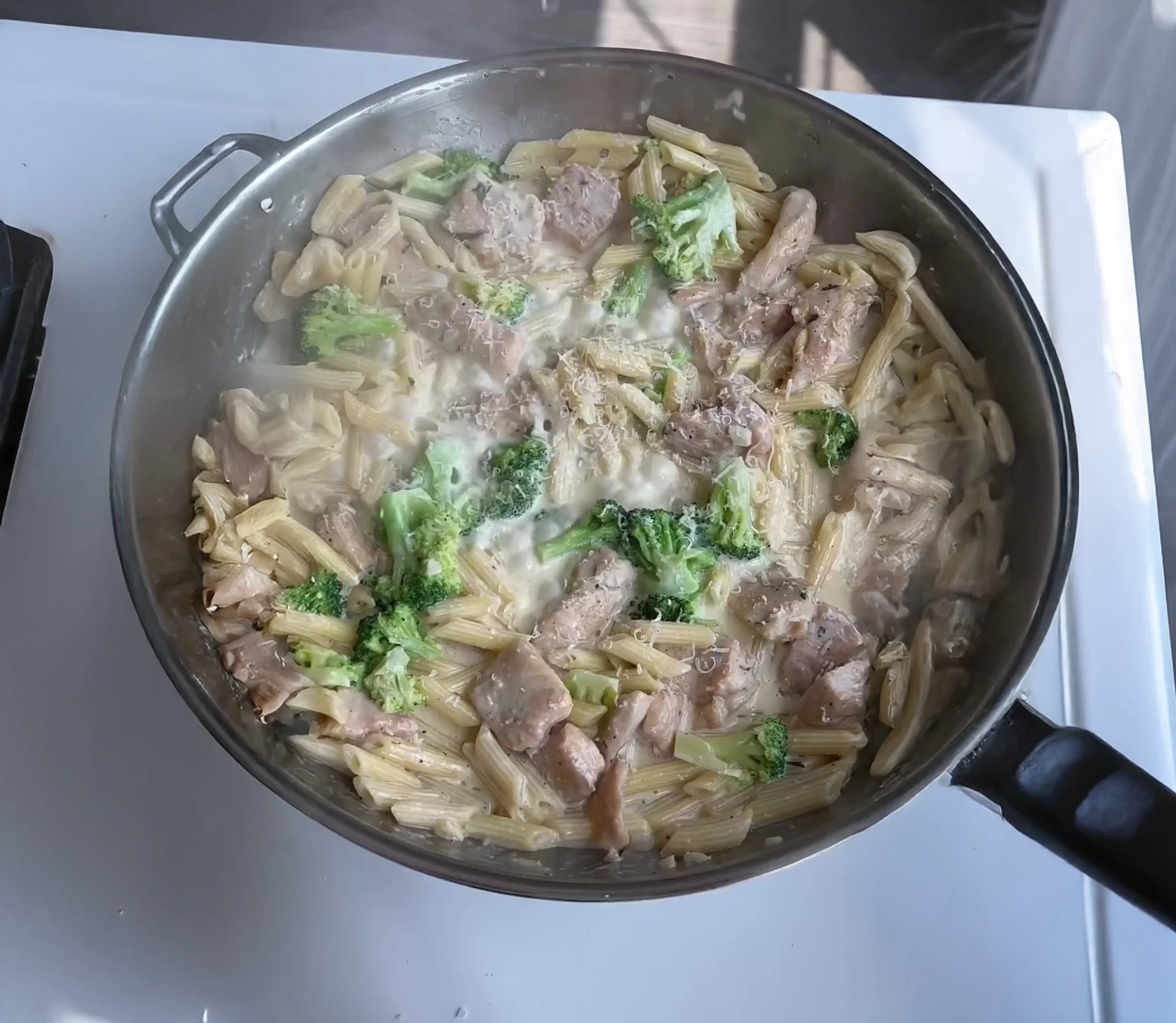 Chicken Broccoli Alfredo Pasta