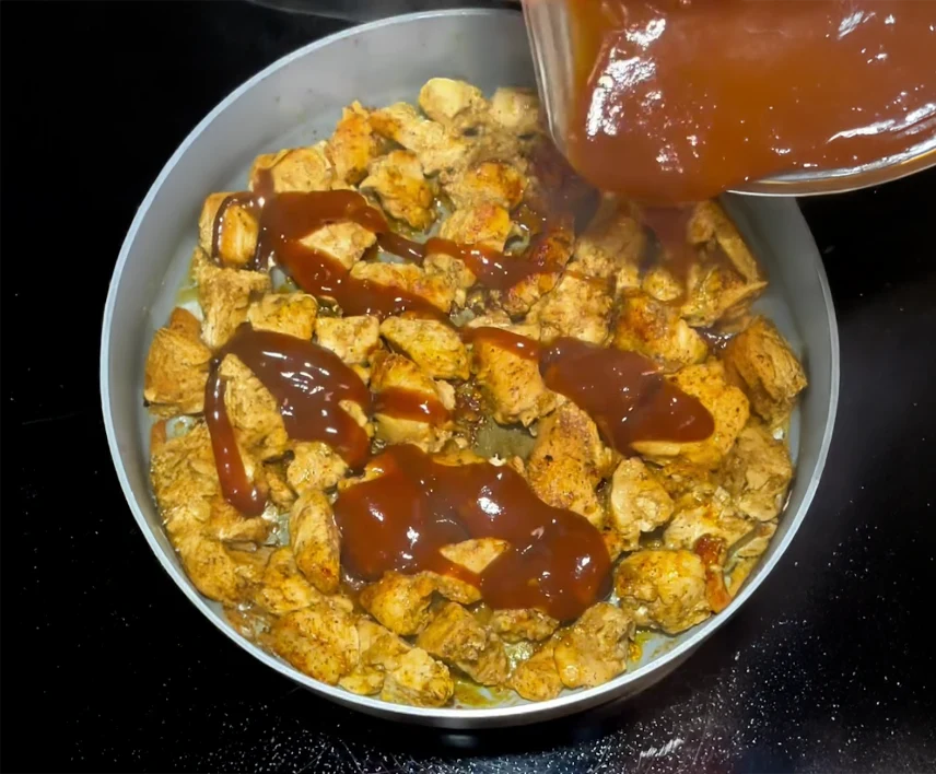 Sweet & Spicy BBQ Chicken Mac & Cheese Meal Prep
