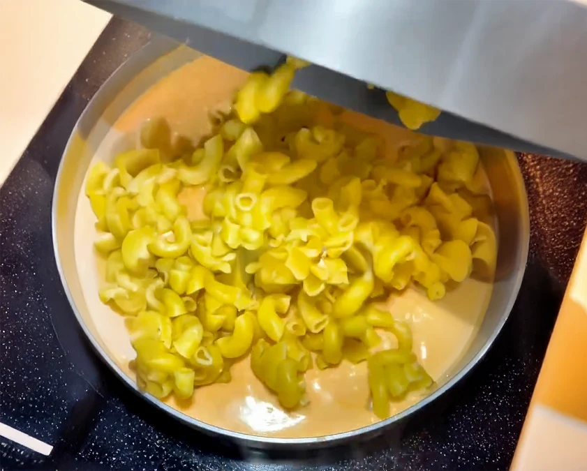 Sweet & Spicy BBQ Chicken Mac & Cheese Meal Prep