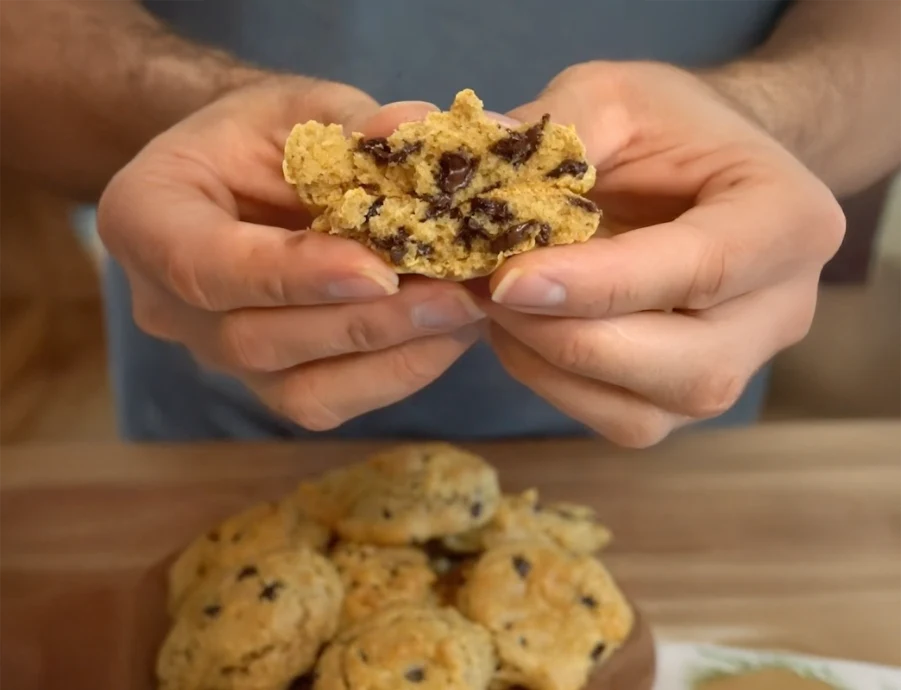 High Protein Chocolate Chip Peanut Butter Cookies