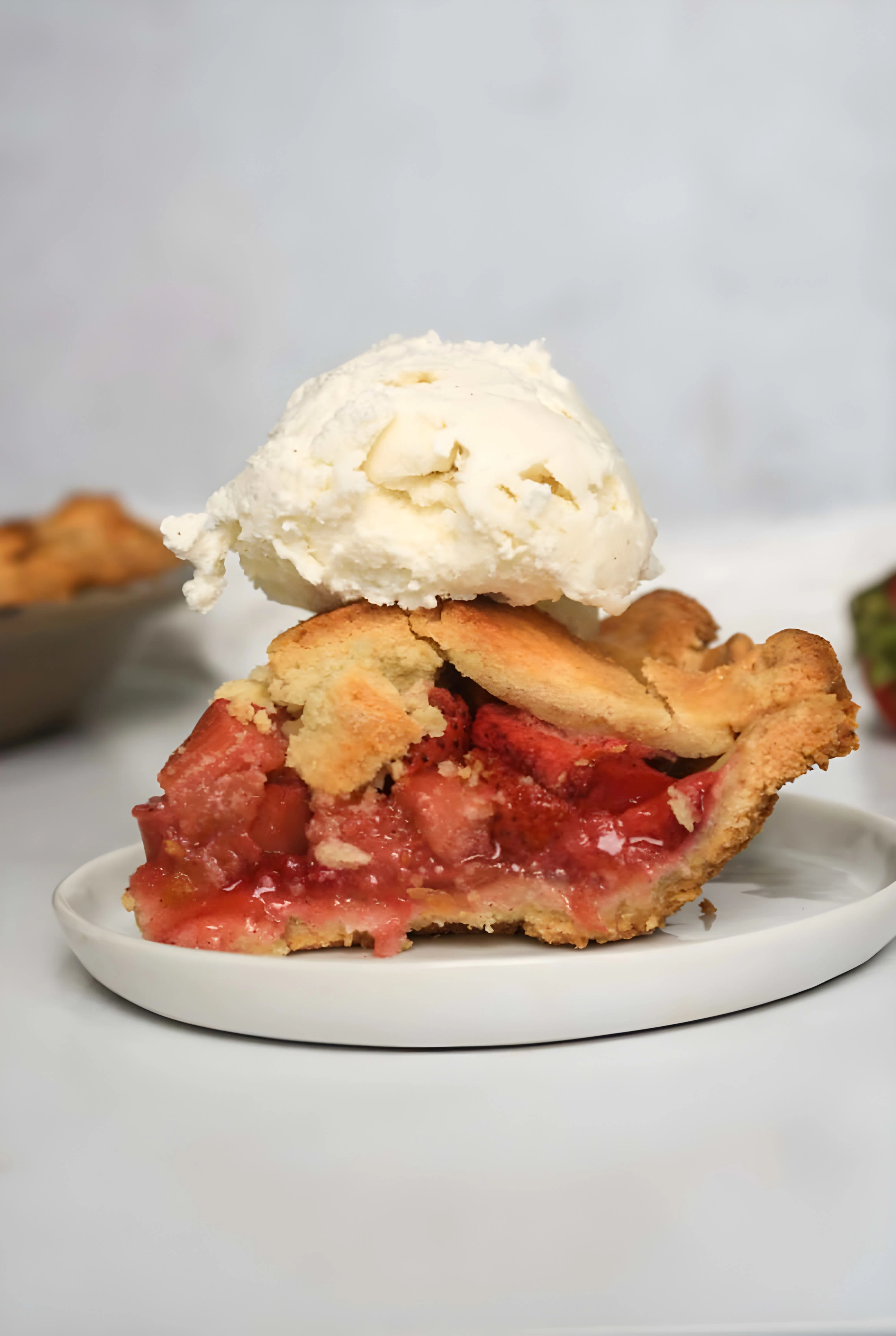 Paleo Strawberry Rhubarb Pie