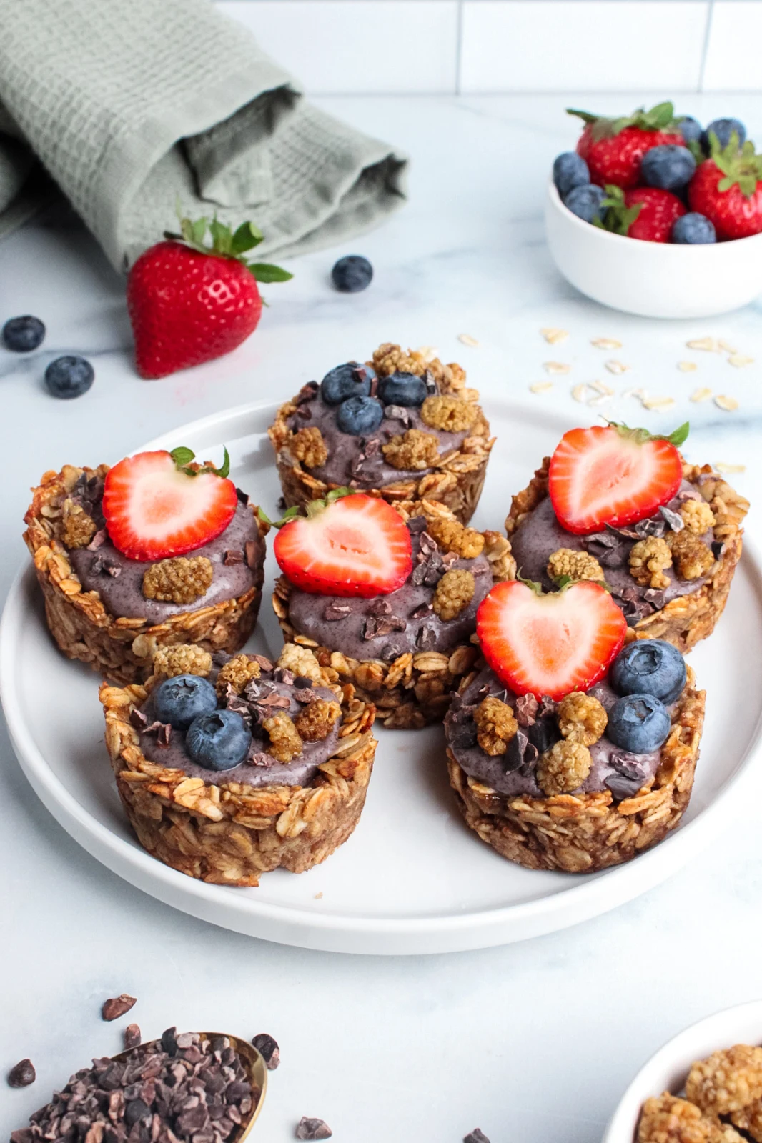 Oatmeal Cups with Acai Yogurt