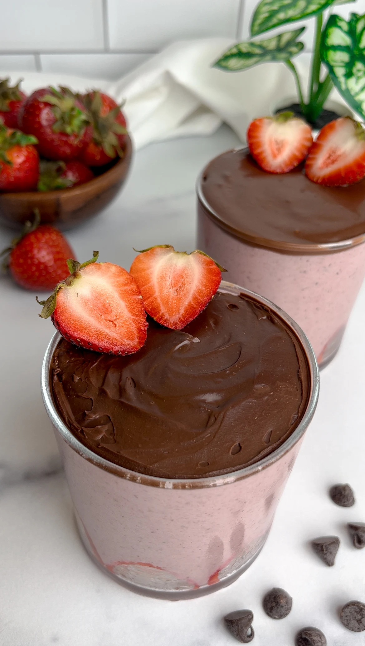 Chocolate Covered Strawberry Blended Overnight Oats