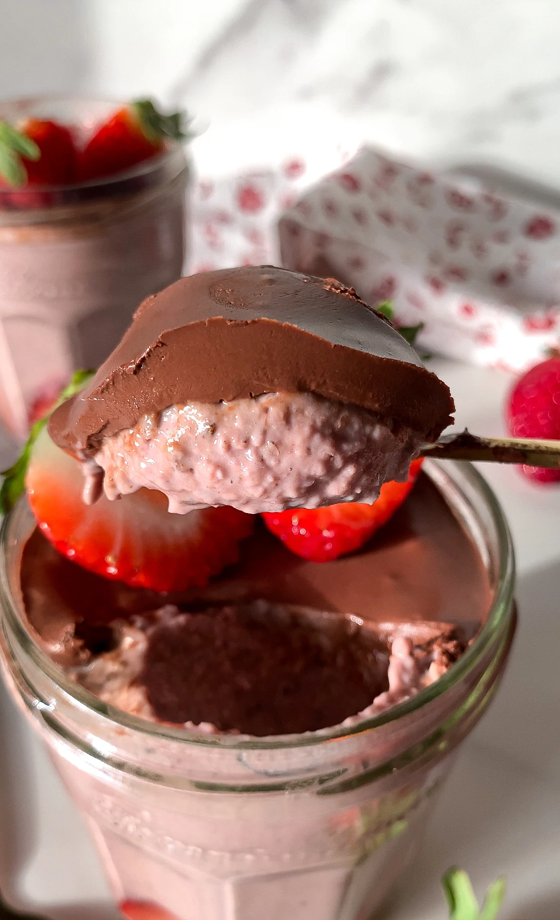 Chocolate Covered Strawberry Blended Overnight Oats