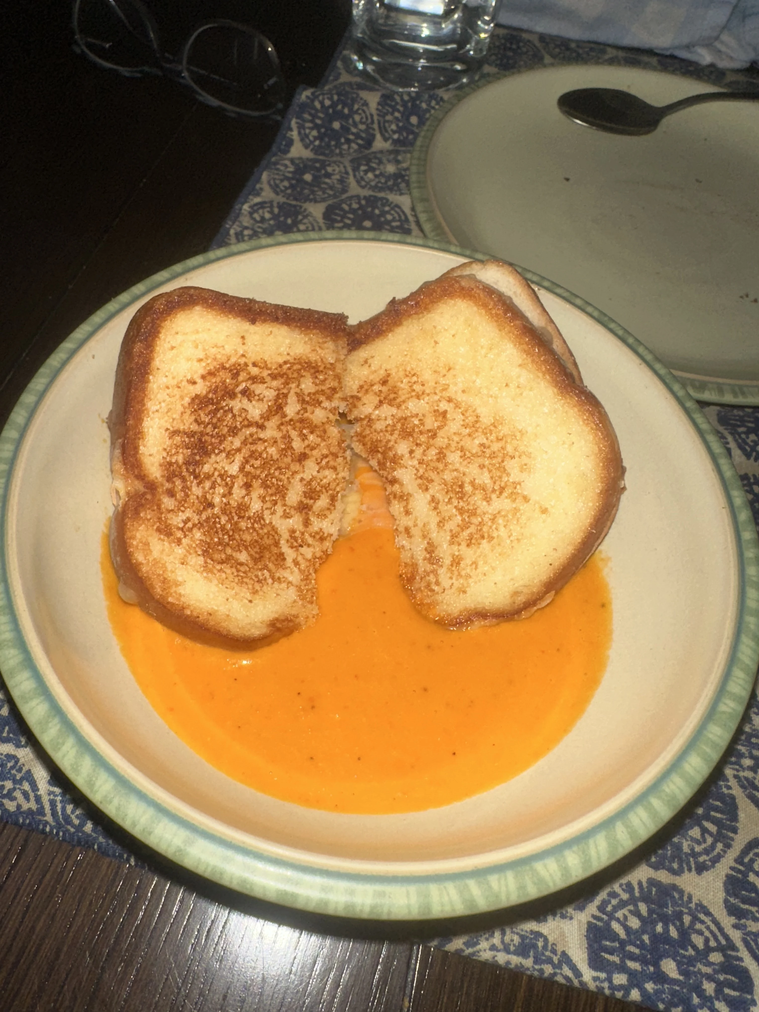 Roasted Garlic Tomato Soup with Grilled Cheese review