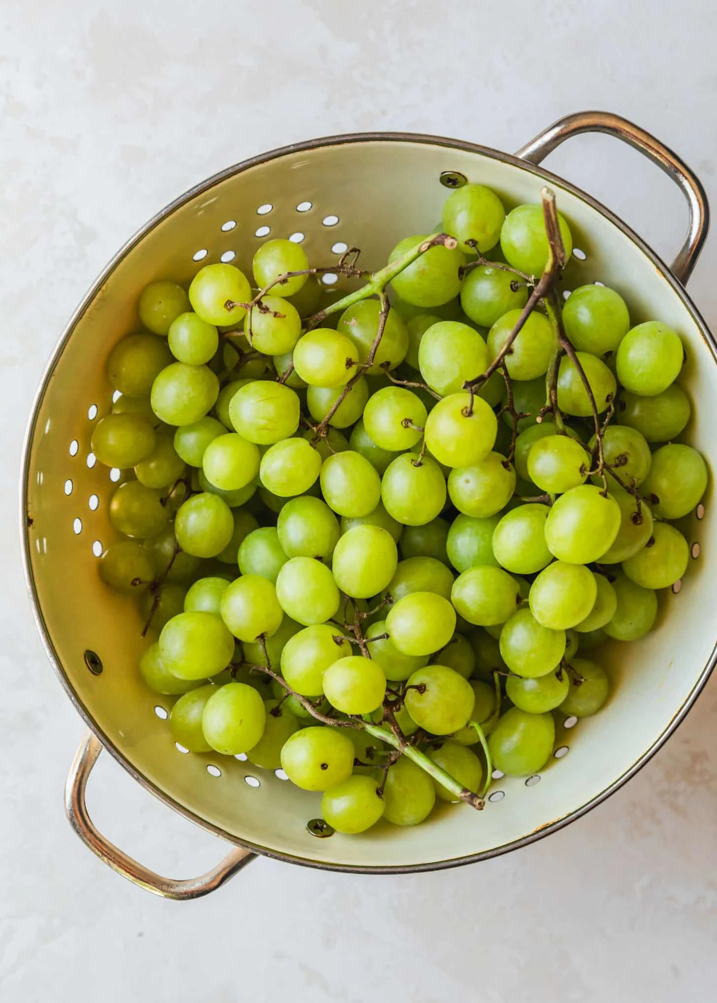 3-Ingredient Sugared Prosecco Grapes