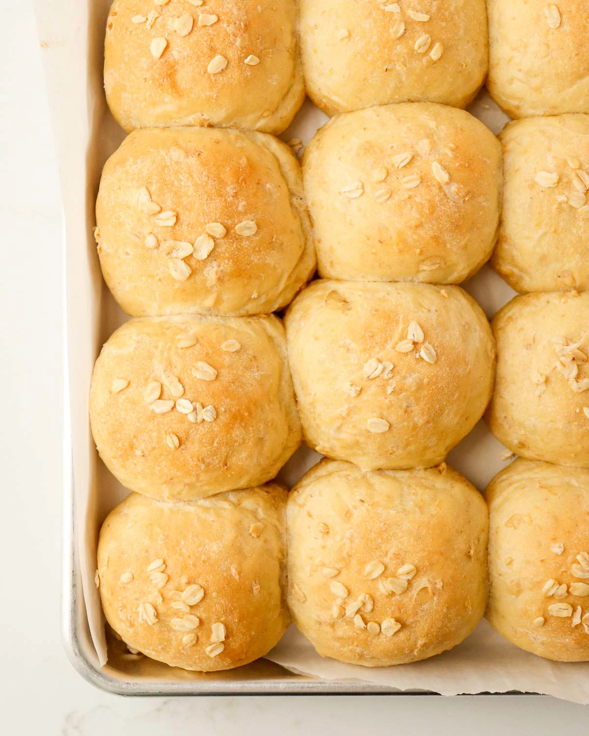 Oatmeal Dinner Rolls