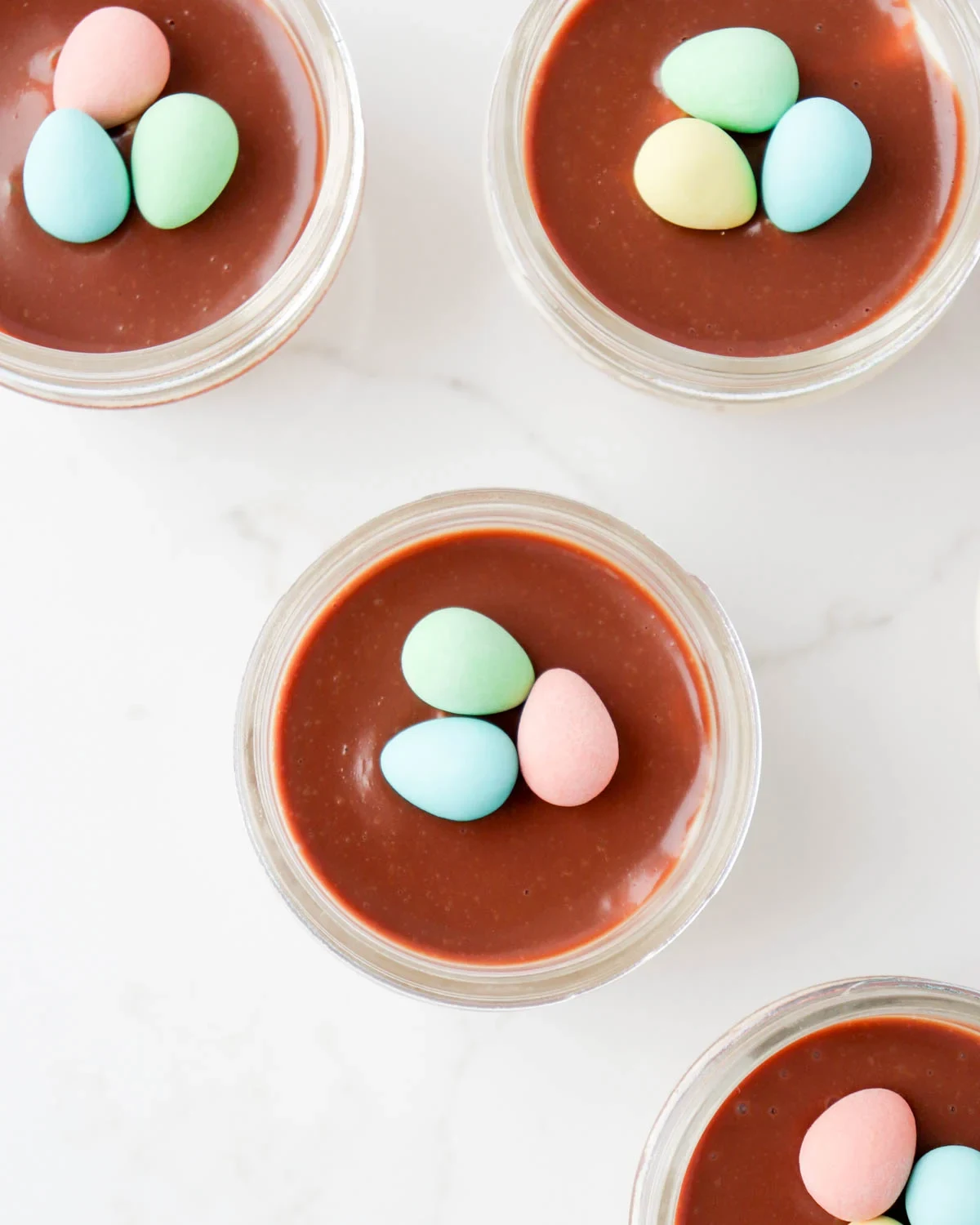 No-Bake Mini Egg Cheesecakes in a Jar