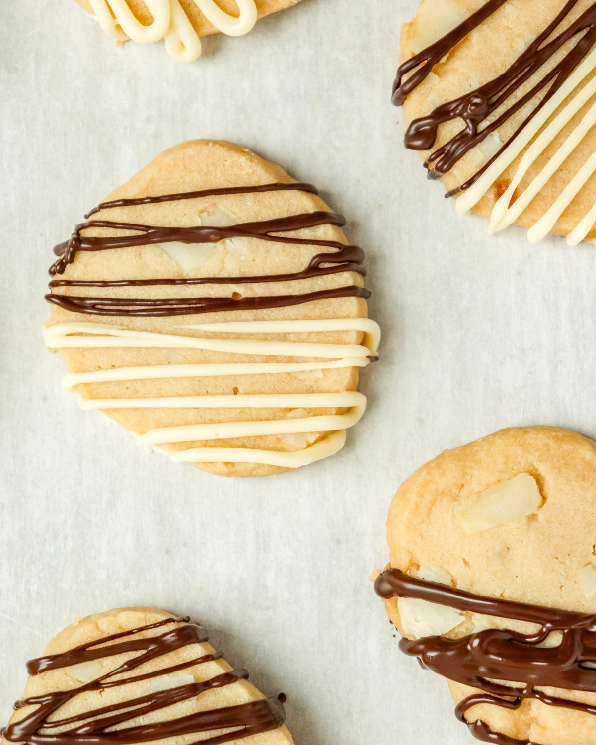 Macadamia Nut Shortbread Cookies