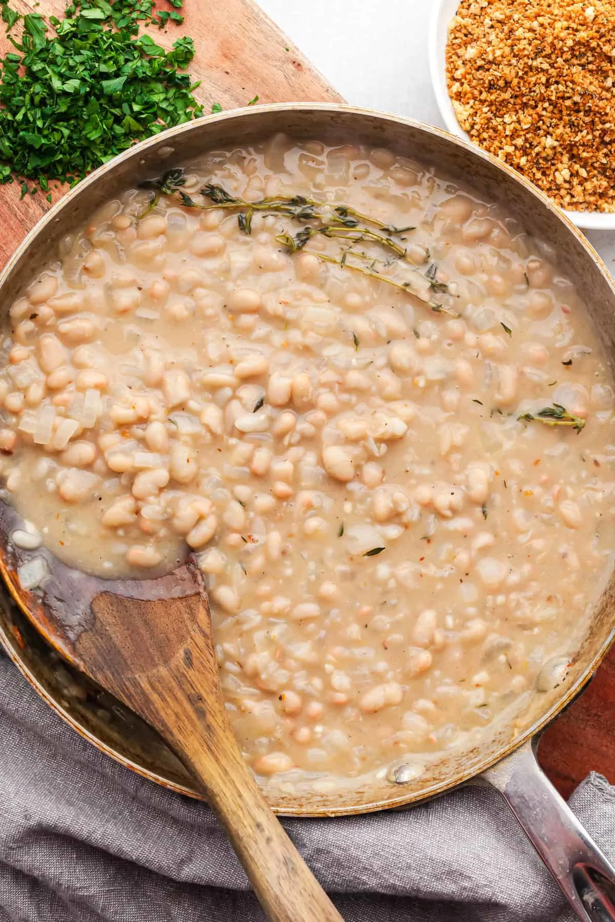 Creamy White Beans with Toasted Breadcrumbs
