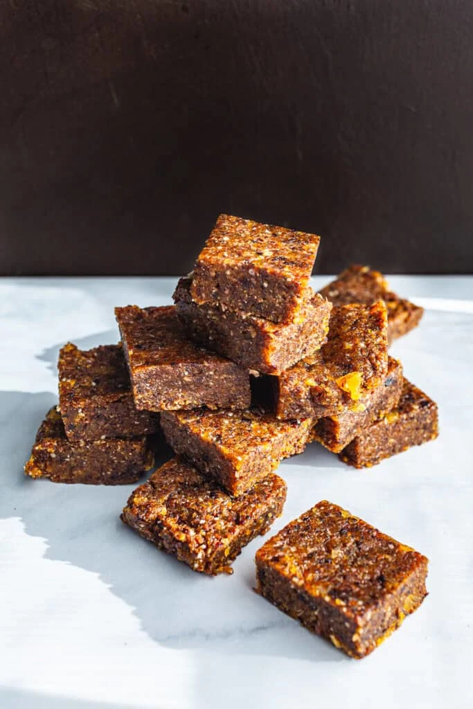 Apricot Almond Snack Bars (No-Bake & Healthy!)