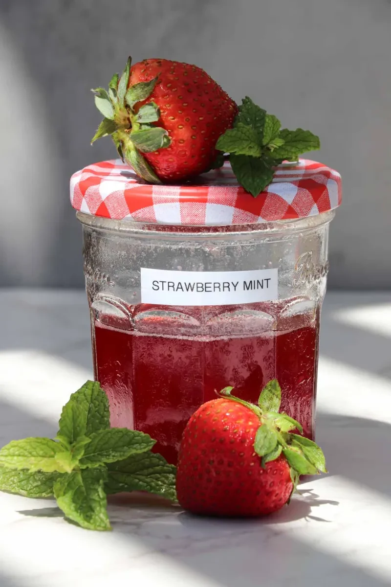 How to Make Simple Syrup (4 Unique Flavors)