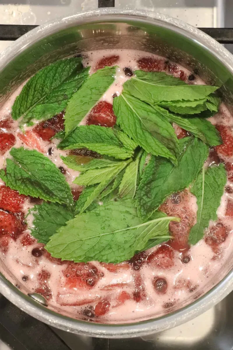 How to Make Simple Syrup (4 Unique Flavors)