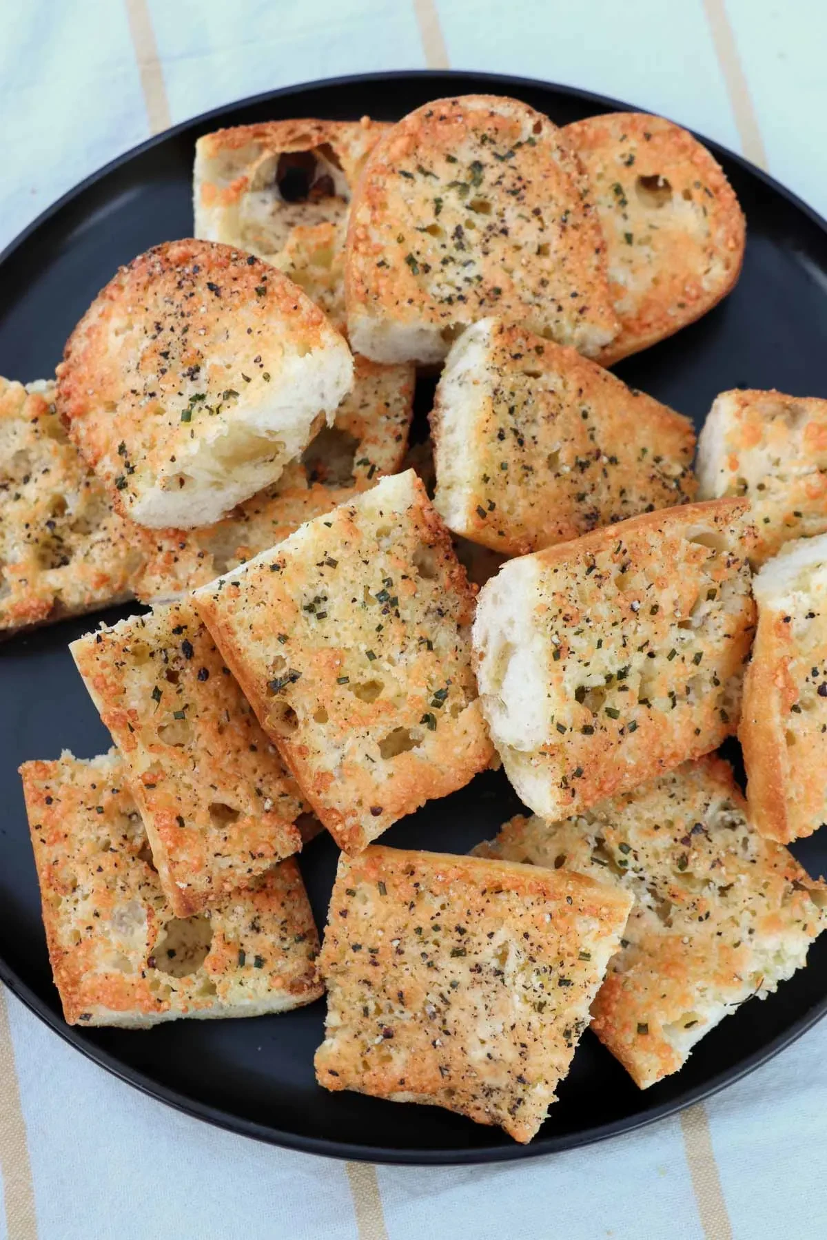 Easy Parmesan Cheese Bread with Chives and Black Pepper