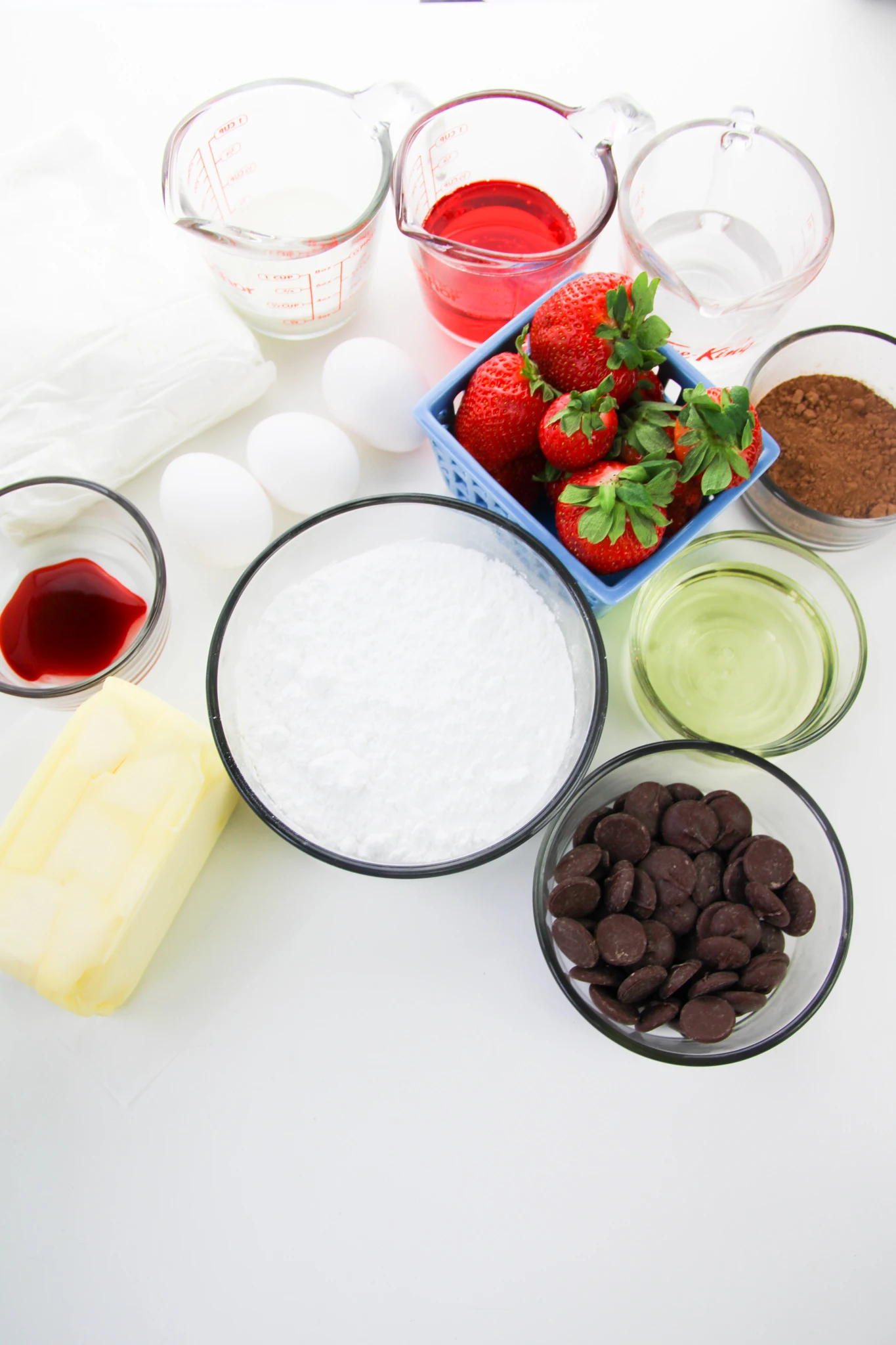 Chocolate Covered Strawberries Cupcakes