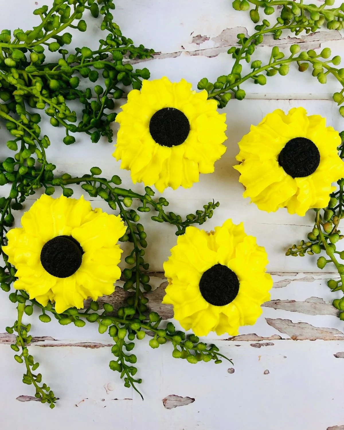 Oreo Sunflower Cupcakes
