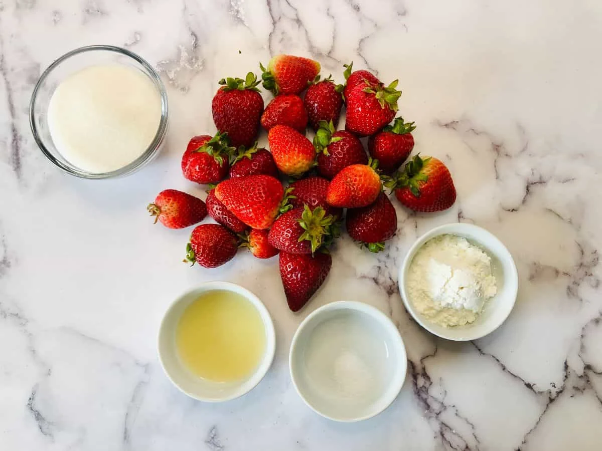 Crock Pot Strawberry Dump Cake