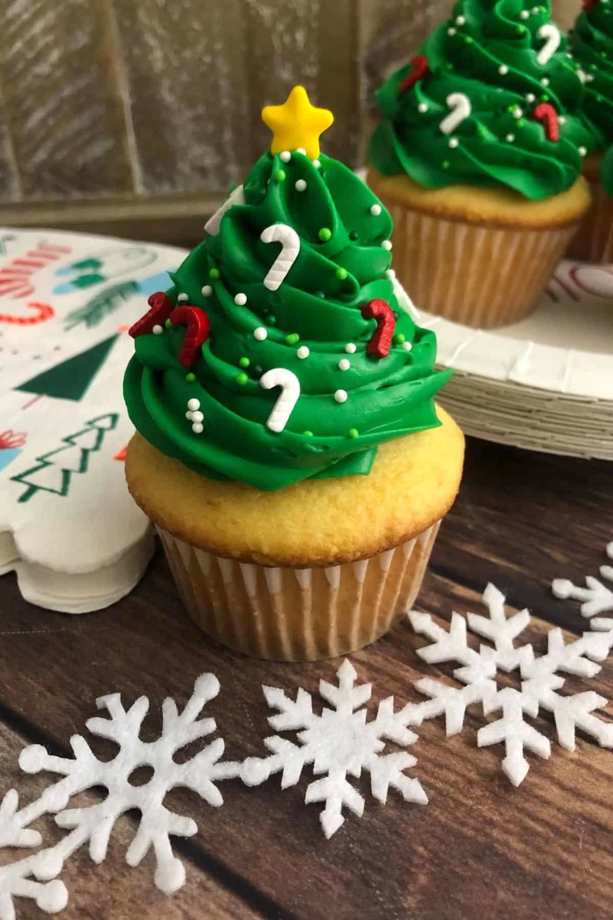 Easy Christmas Tree Cupcakes