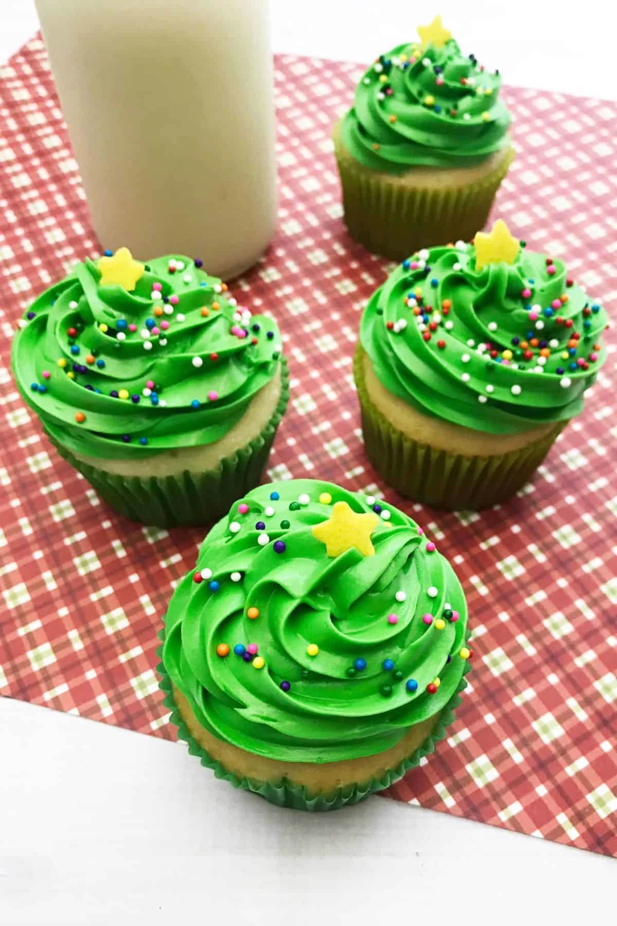 Easy Christmas Tree Cupcakes