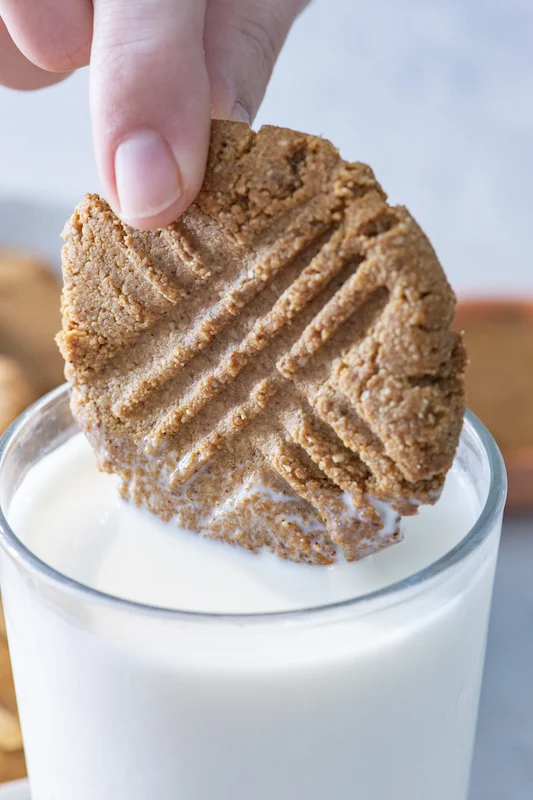 Vegan Almond Cookies