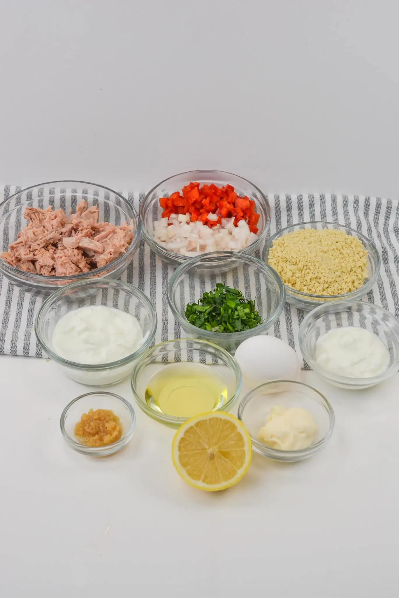 Tuna Cakes with Garlic Lemon Aioli