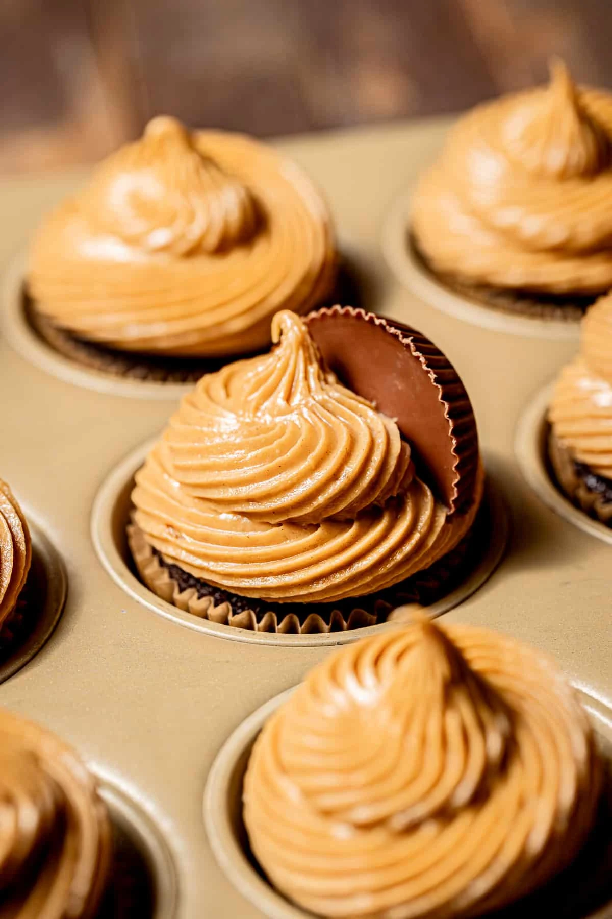 Chocolate Peanut Butter Cup Cupcakes