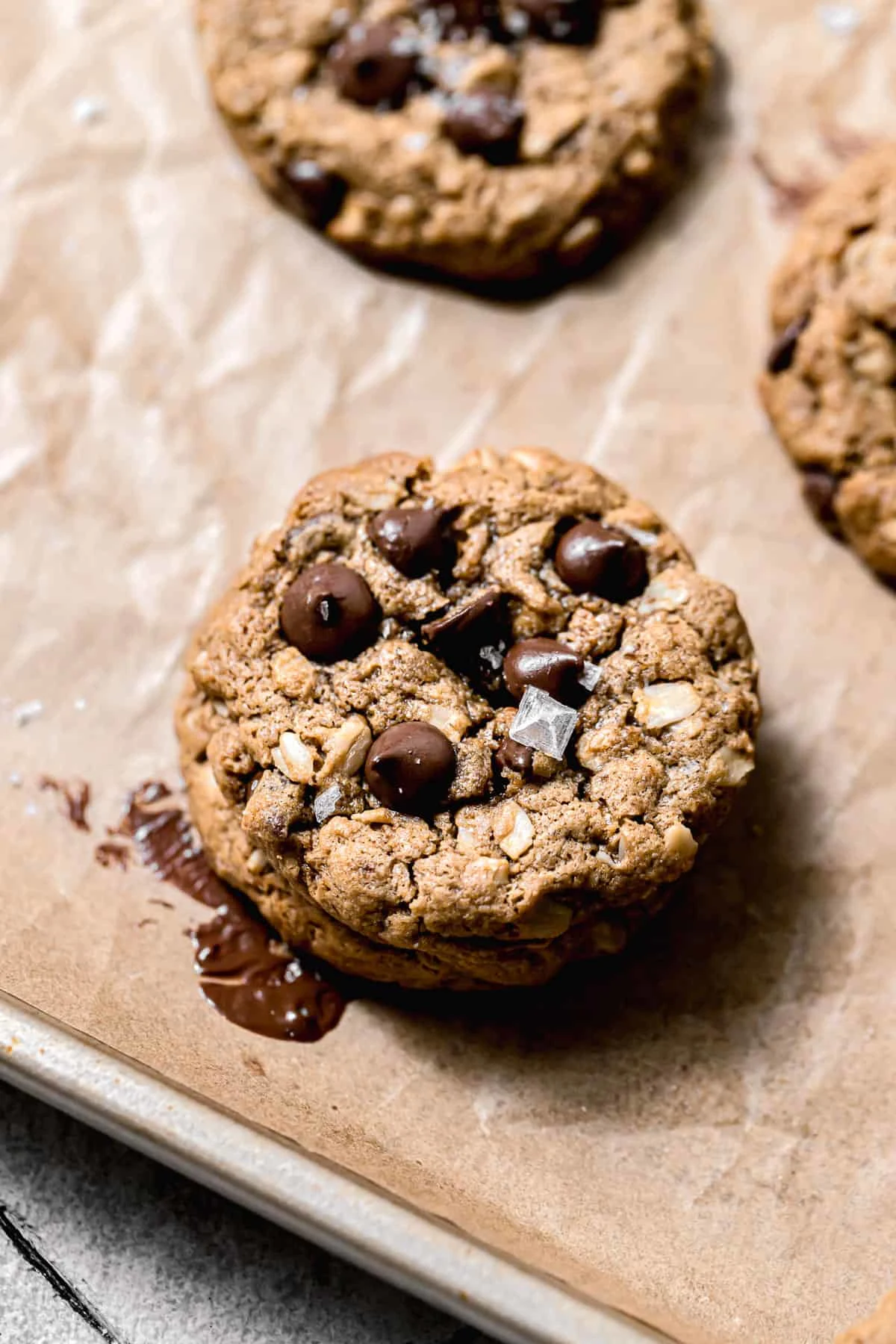 Vegan Tahini Oatmeal Chocolate Chip Cookies