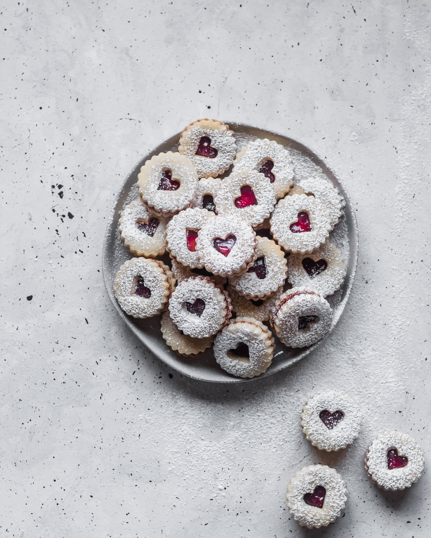 Shortbread Linzer Cookies With Raspberry Jam