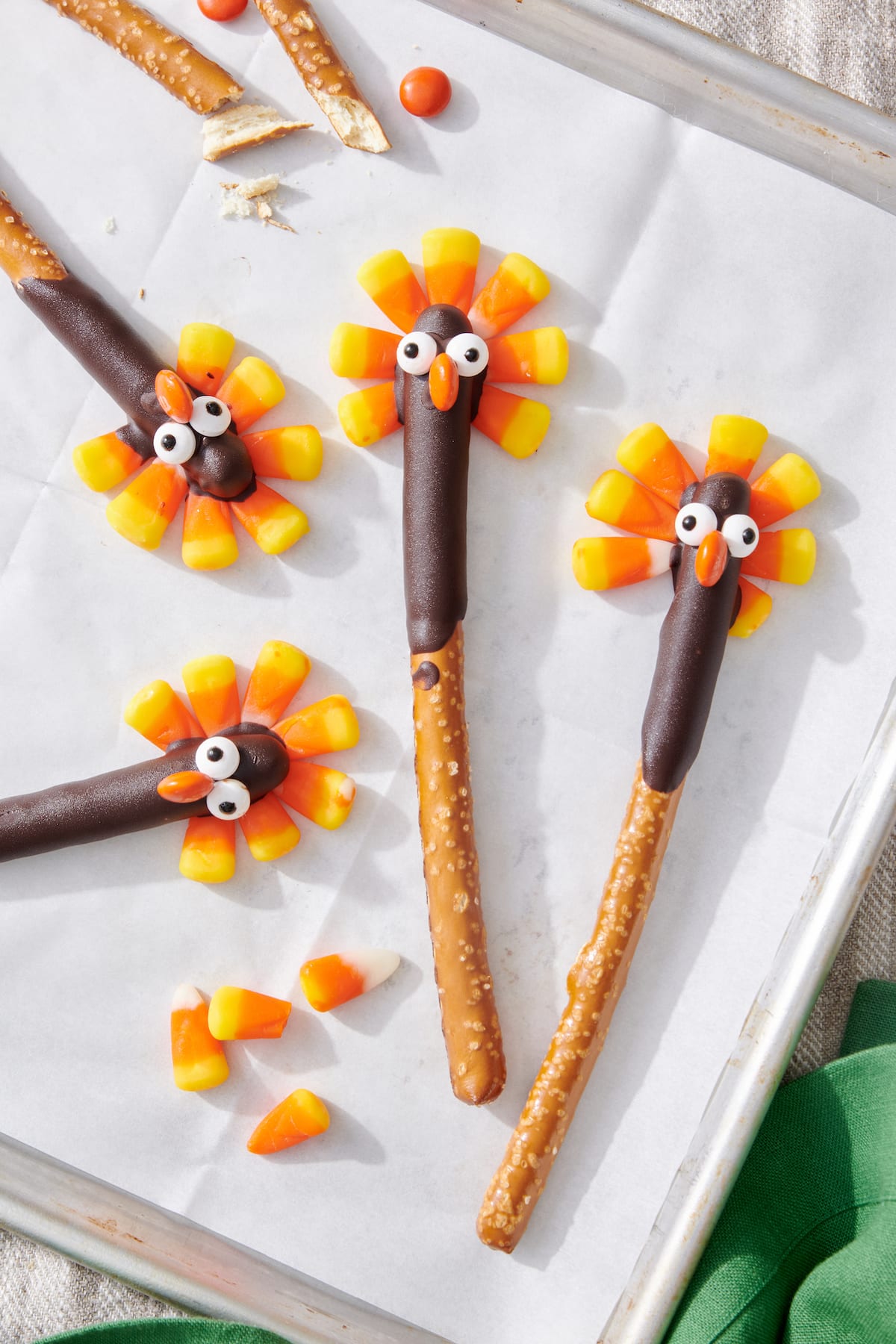 Thanksgiving Turkey Pretzels