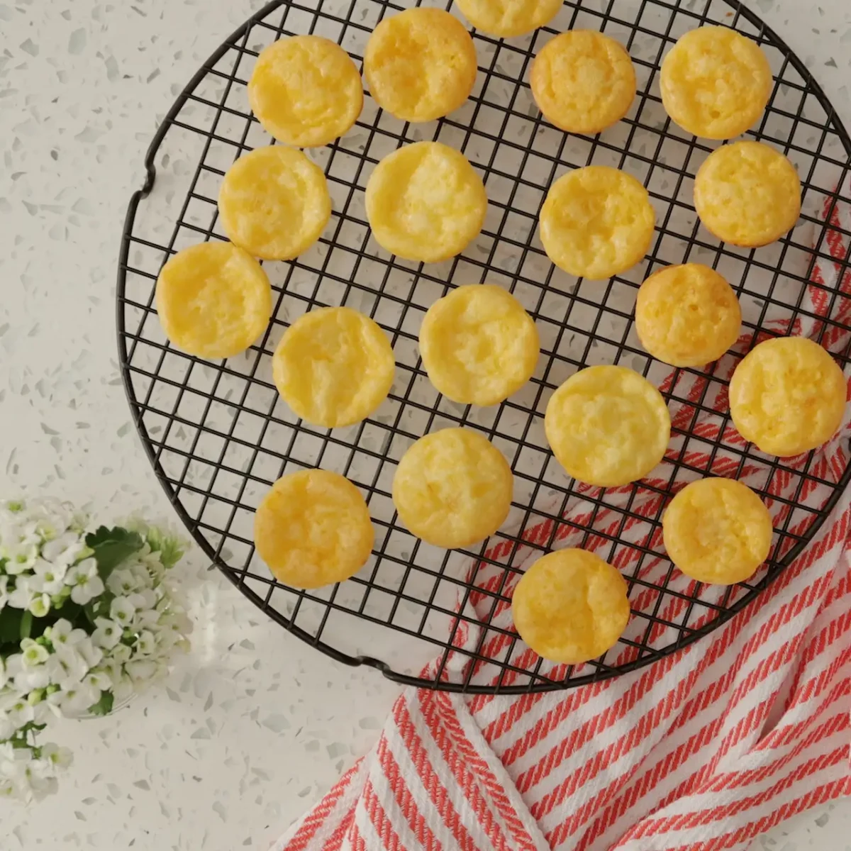Pão de queijo (Brazilian Cheese Bread)