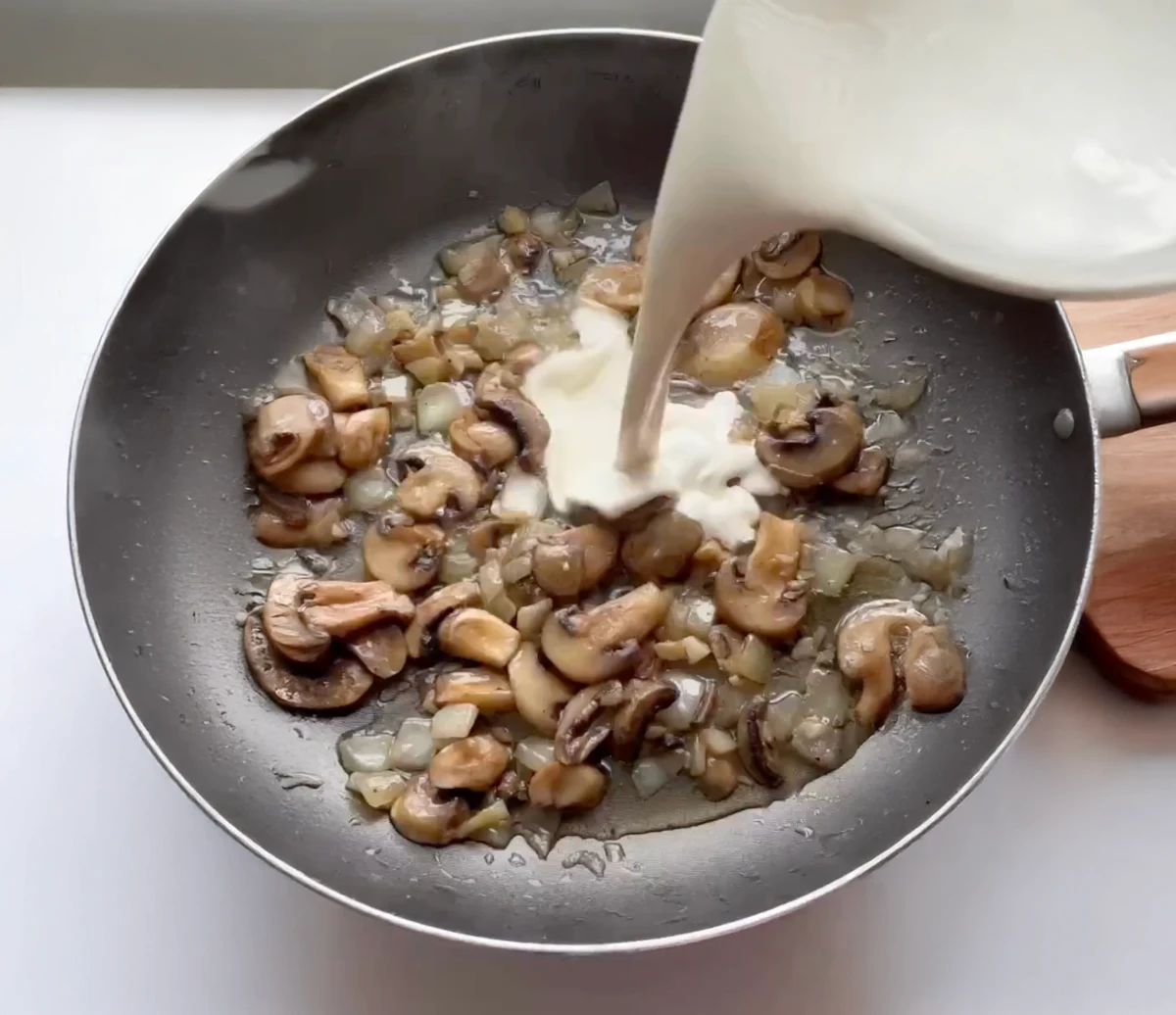 Truffle Mushroom Cream Pasta
