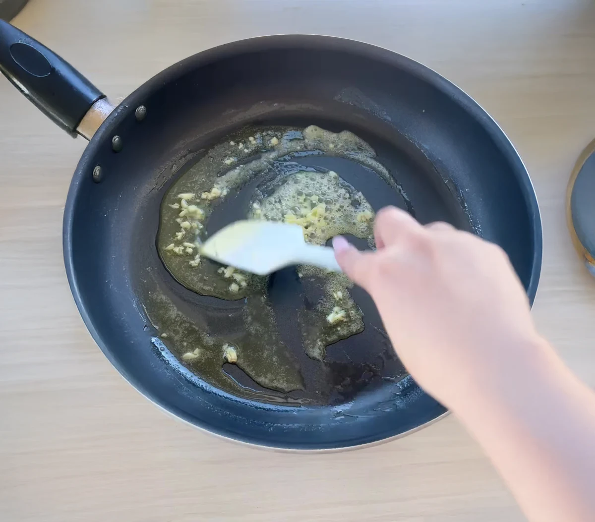 One Pot Creamy Pesto Pasta