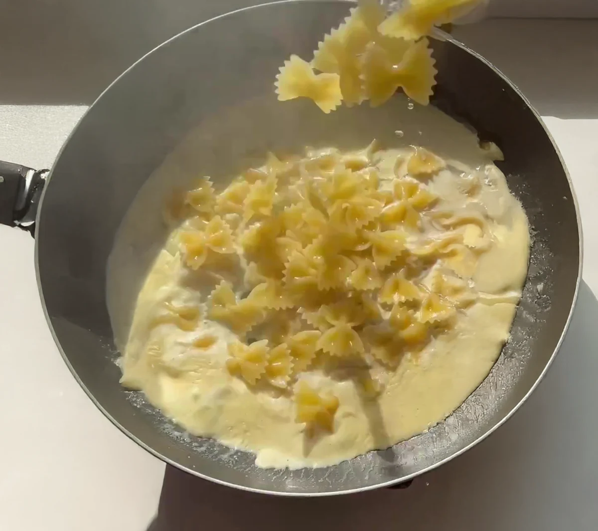 Truffle Mac & Cheese (Bowtie Pasta)