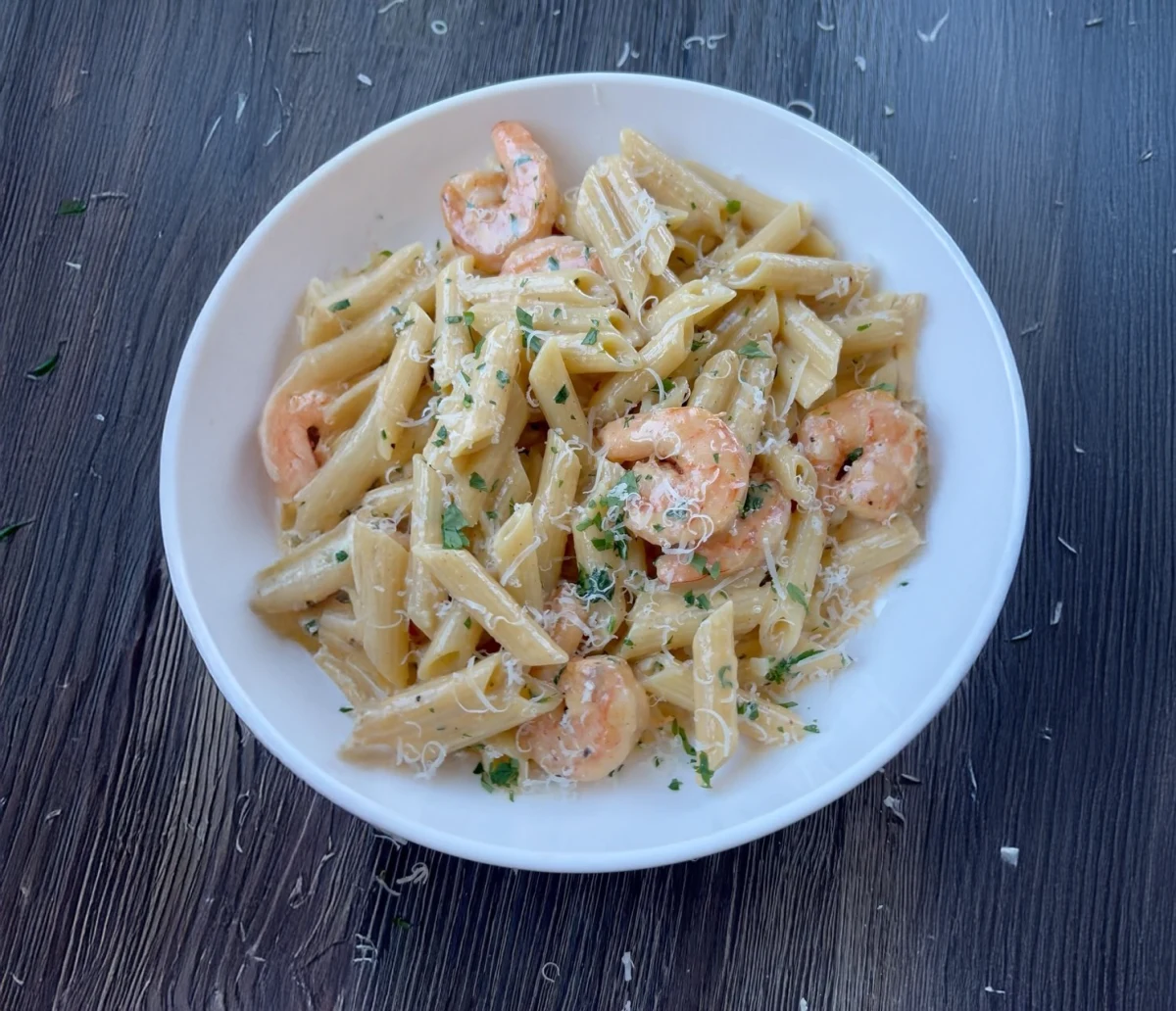 Garlic Cream Pasta with Shrimp