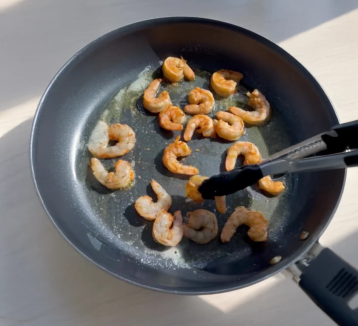 Garlic Cream Pasta with Shrimp