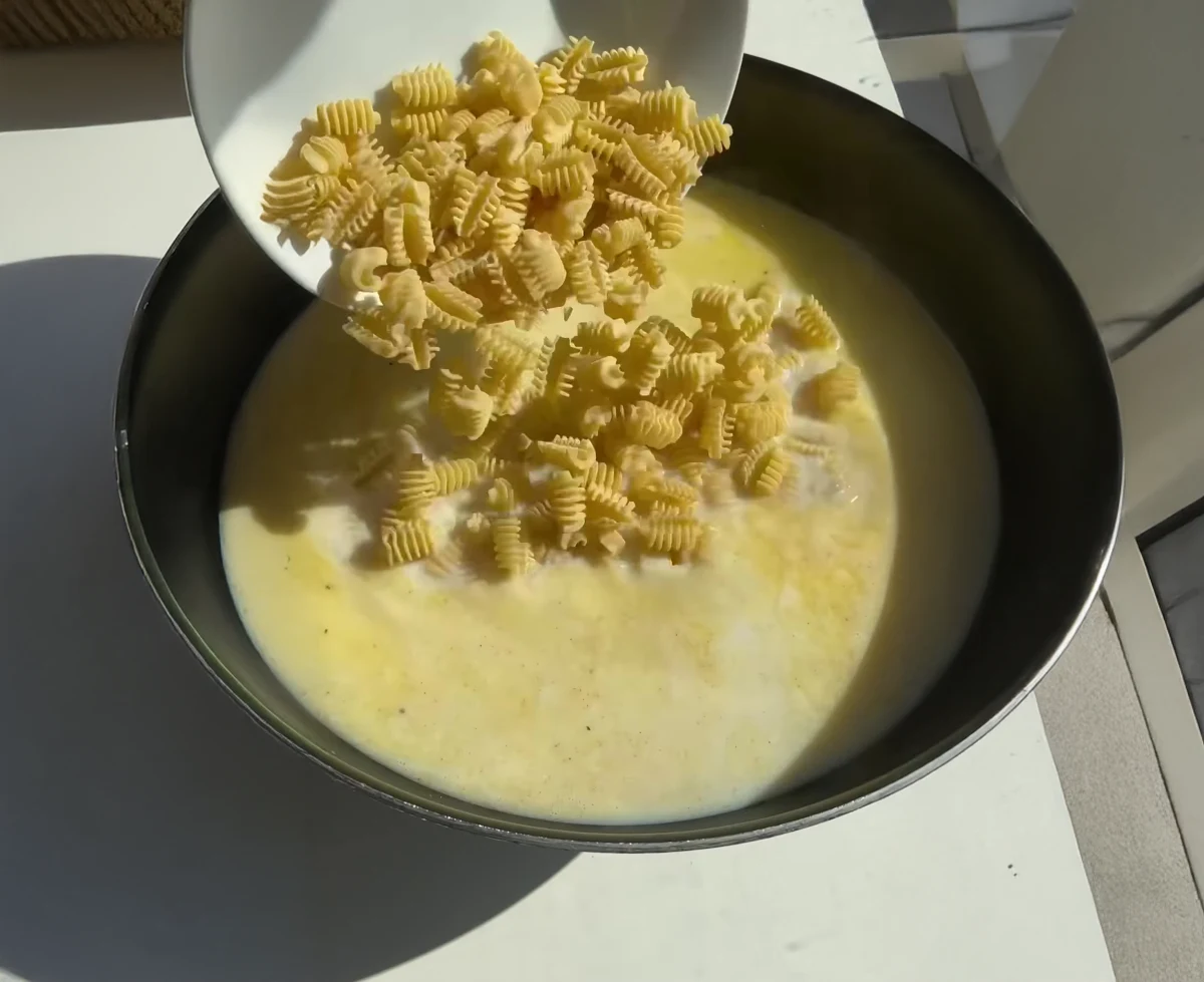 One Pot Cheddar Mac & Cheese