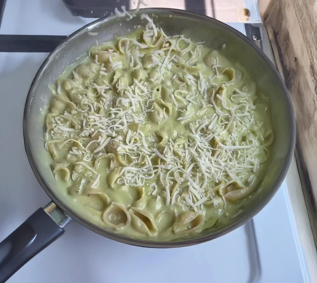 Pesto Mac & Cheese Shells