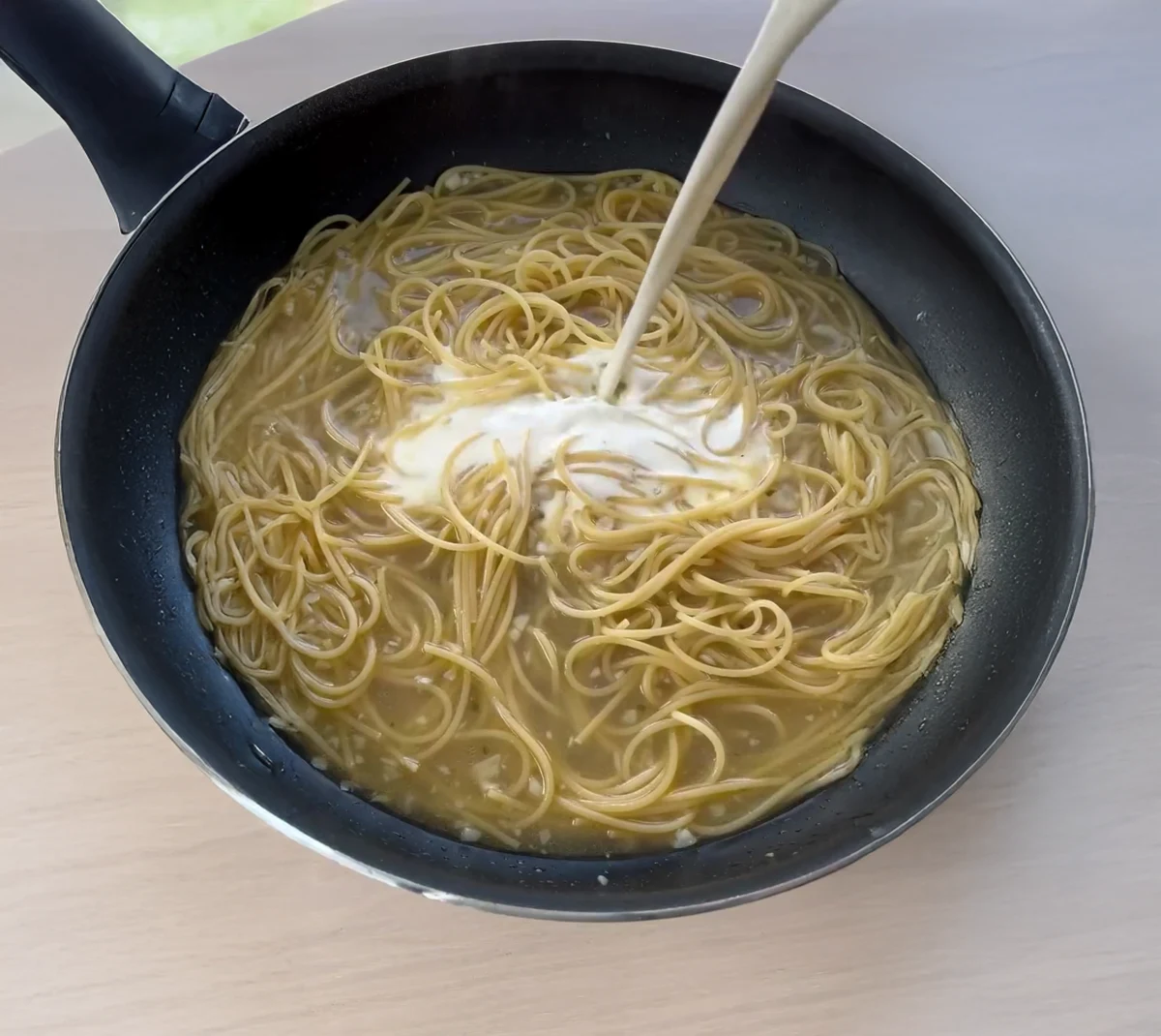 One Pot Cheesy Spaghetti