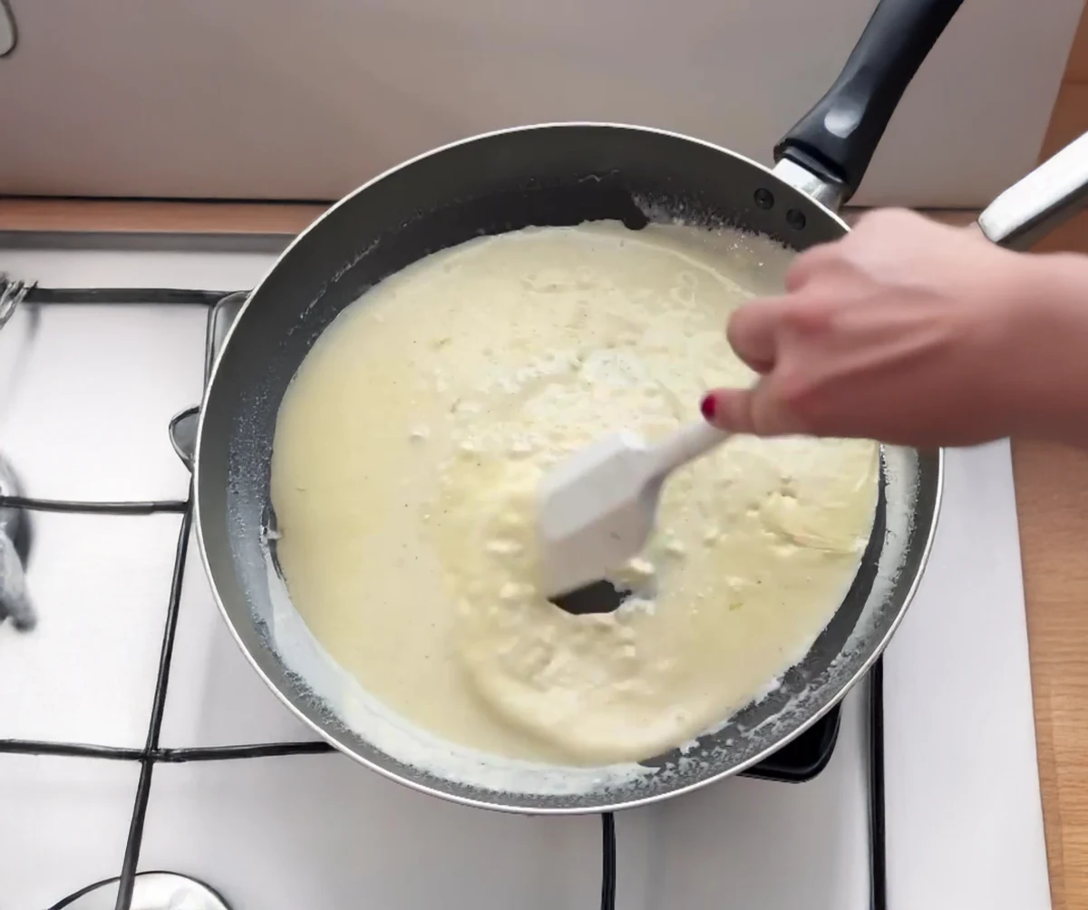 Extra Creamy Alfredo Fettuccine