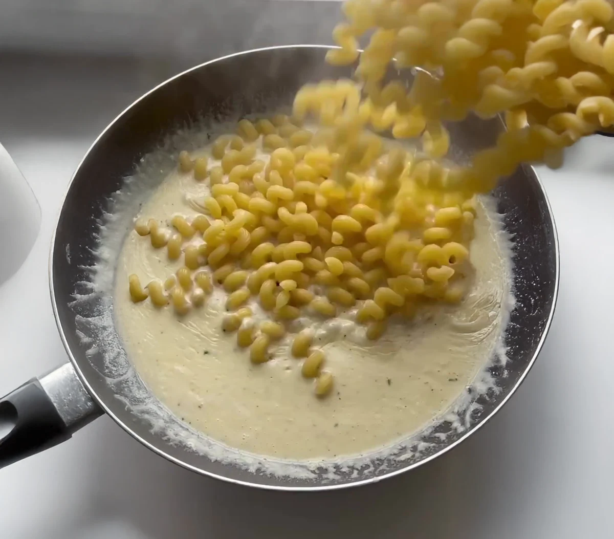 Classic Alfredo Pasta