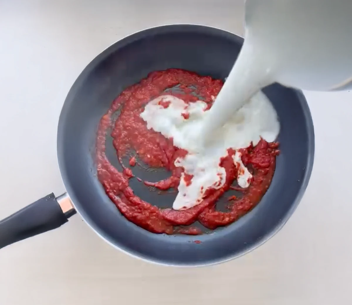Creamy Tomato Pasta with Giant Noodles