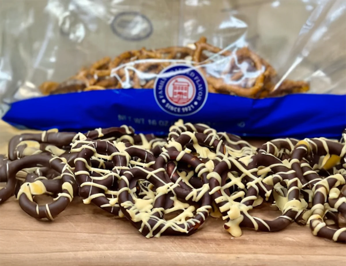 Chocolate-Covered Pretzels with Peanut Butter Drizzle