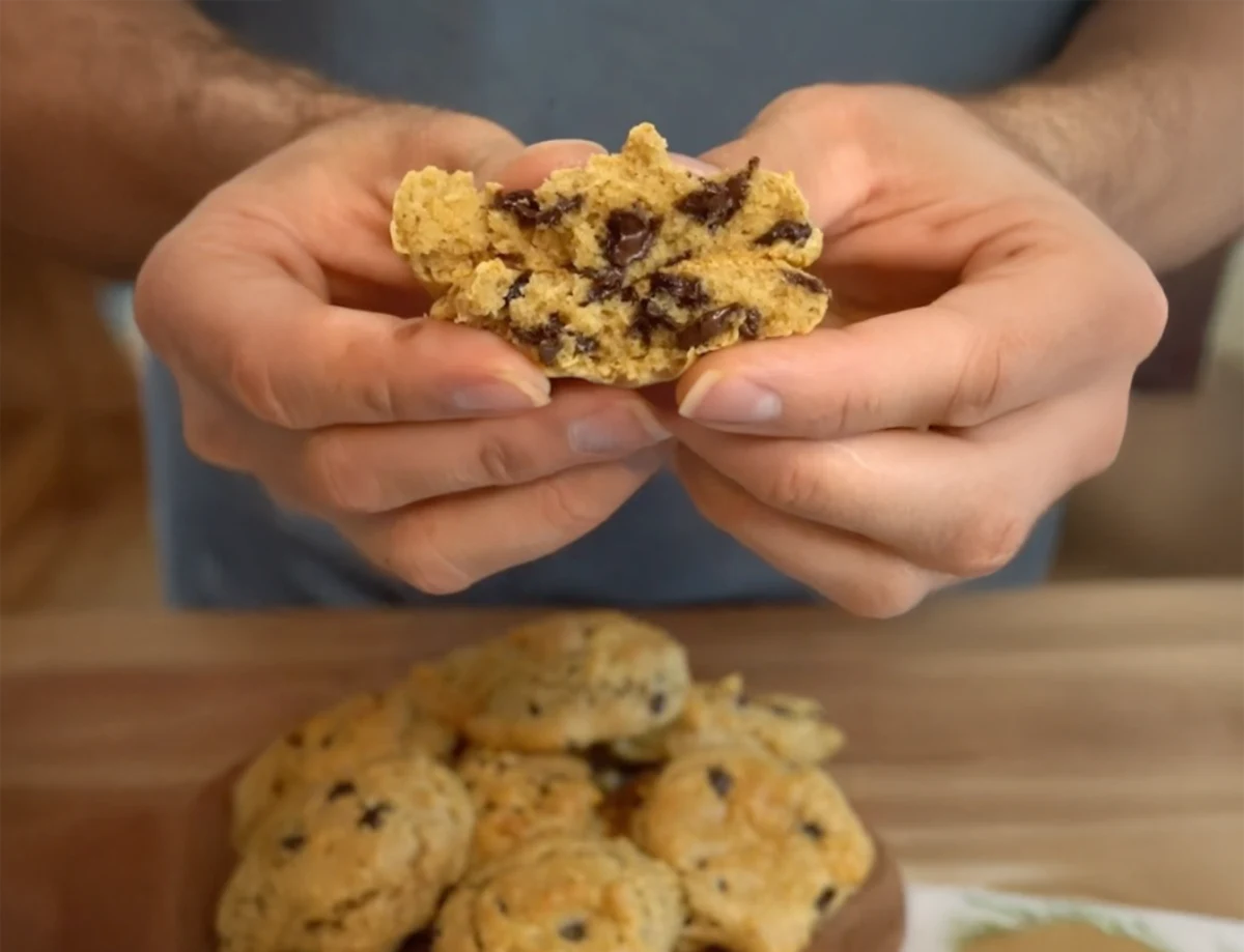 High Protein Chocolate Chip Peanut Butter Cookies