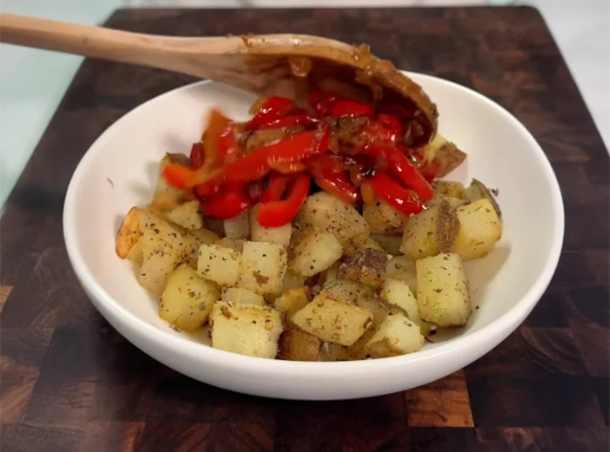 High Protein Steak Bowl with Garlic Herb Yogurt Drizzle